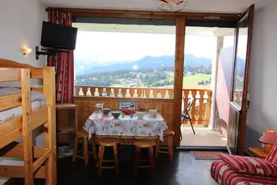 Image de Studio confortable aux Saisies pour 4 personnes avec balcon et cuisine équipée