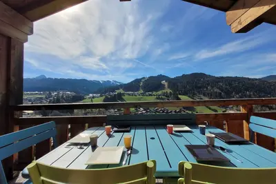 Image de Chalet familial confortable, proche navette, garage, WiFi