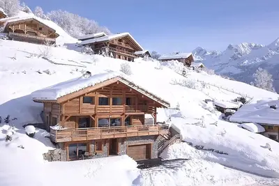 Image de Magnifique Appartement Neuf Avec Terrasse Dans Un Chalet Luxueux