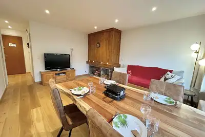 Studios + Cabine à Megève, 4 Couchages, 500m des Remontées, Balcon Sud, Parking Inclus