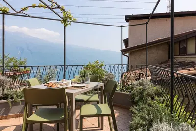 Image de Rustico Minichèto -La Vigna: lovely apartment wit lake view balcony