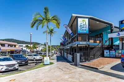 Image de 2 Bedroom unit Central Airlie Beach