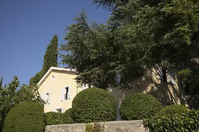 Image de St Marc Jaumegarde, Bastide en pleine nature Ă 2 pas de la ville d'Aix en Prov