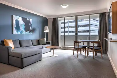 Image de Central 1-Bed with Parking, Pool, Sauna & Gym
