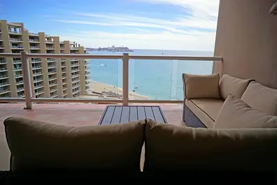 Image de Perfect for families! Las Palomas 3 bedroom Oceanfront gem w/ Amazing Port Views