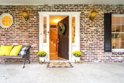 Image de Lake Oswego Home for the Summer! Central to Restaurants and All Pdx Offerings