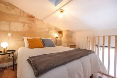 Image de Duplex confortable dans la belle pierre placé au porte de la Gare St-Jean