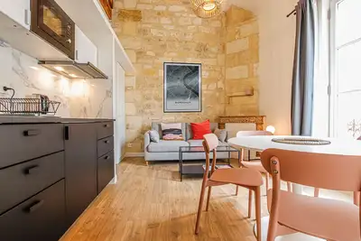 Image de Appartement avec cachet en duplex de 2 chambres situé vers la Gare St-Jean