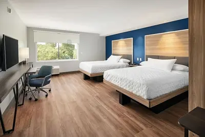 Image de Dream Family Vacation! 2 Spacious Units, Walk to Frost Park and Cozy Cove Marina