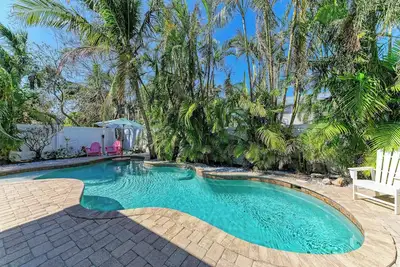 Image de Private 3br Heated Pool Villa  - Sea Glass on Anna Maria - By Island Real Estate