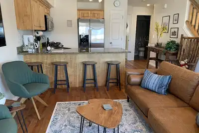 Image de Newly updated 2 bedroom/bath condo close to 3 ski areas