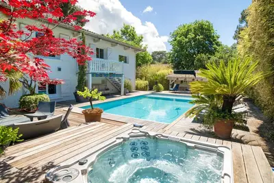 Image de Superbe villa calme avec piscine chauffée et jacuzzi à 300 m de la plage