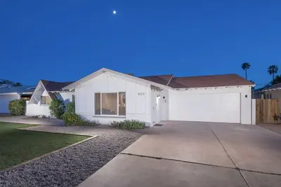 Image de Classic Contemporary Desert Home Near Old Town - Pool + Spa