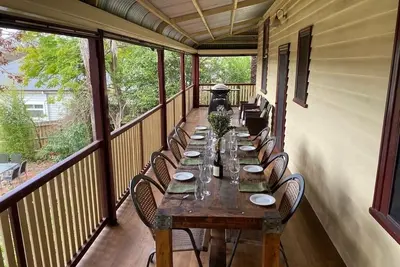 Image de Elmview House and Apartment on Symons - in the centre of Healesville!
