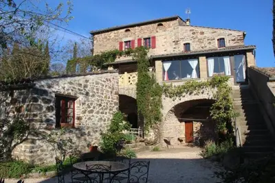 Image de Mas l'Esquirou - Authentique Mas Ardéchois en pierre avec piscine, jardin arboré