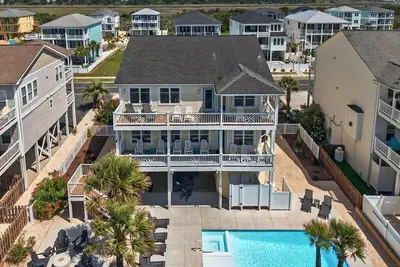 Image de Mere steps to the beach & fabulous outdoor space