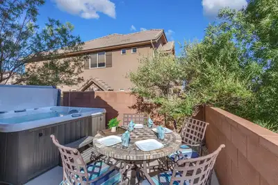 Image de 4194 Coral Ridge Resort | Dog Friendly, Bbq grill, Private Hot Tub, Community Pool