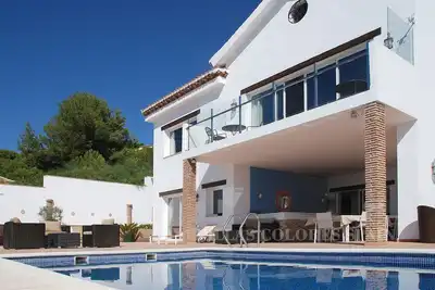Image de Villa Bosque Mar avec piscine privée chauffée et jacuzzi