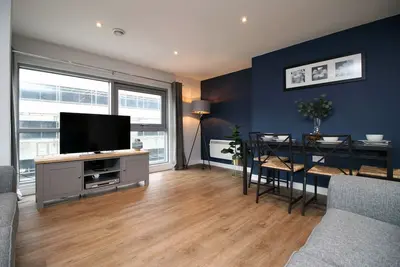 Image de Violet's Corner: Luxury Swindon Town Apartment: