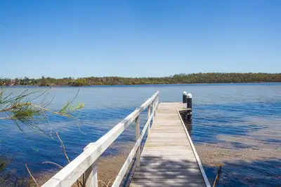 Image de Bayview - Absolute Waterfront with Jetty - 5 Mins to Hyams Beach