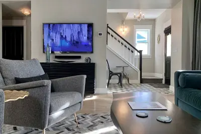 Image de Mountain Retreat Evse, Fireplace, Hot Tub, Sonos Theater, 75\" & 55\" Tv, Free Bus