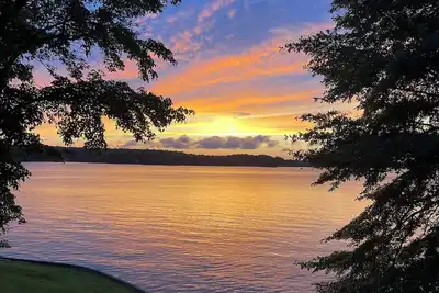 Image de Dadeville Lakefront Family Retreat w/219ft of shoreline & private boat launch!