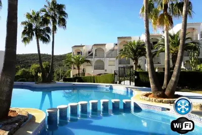 Image de Appartement vue sur mer 4 personnes Wi-Fi+ terrasse + piscine+parking