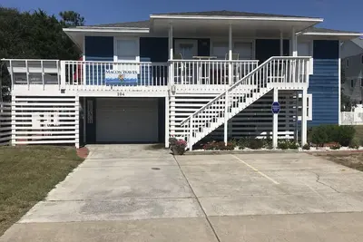 Image de Macon Waves and Memories Beach Side 5 Bedroom Escape