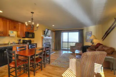 Image de South Branch Condo 15-2 - Saddleback Mountain Ski in Ski out condo