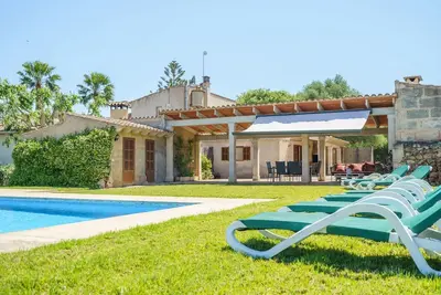 Image de Maison avec jardin et piscine, détente en milieu rural