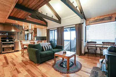 Image de Secluded Mountain Cabin, Open Floor Plan, Washer/Dryer. Near the Golf Course
