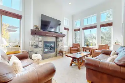 Image de Remodeled & Beautiful. Hot Tub, Gas Grill. Quiet Location, Near Biking Trails