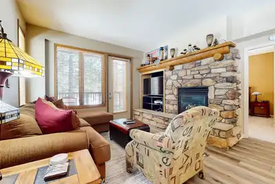 Image de On Sierra Star Golf Course! Bright Unit, Gas Grill & Laundry. Pool On-site