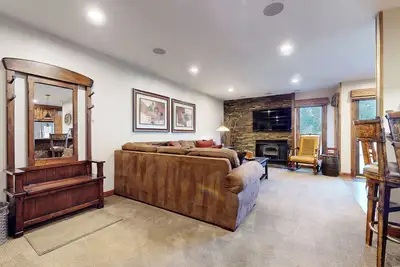 Image de Pet-Friendly & Remodeled in Relaxing Location, Washer/Dryer. Near Trails