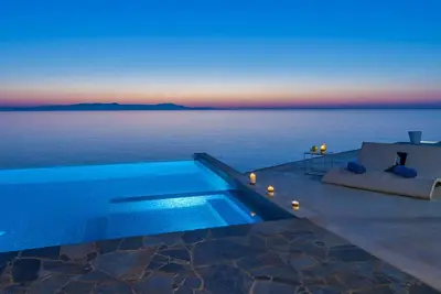 Image de Sea front lux villa★Heated pool★Direct access to the sea★Stunning seaview