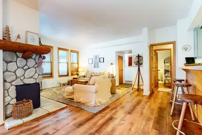 Image de On the Snowcreek Golf Course! Gas Grill, Washer/Dryer, Spacious & Bright