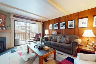 Image de Pet-Friendly, Relax on the Private Balcony! Pool & Tennis Court On-site
