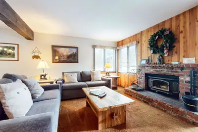 Image de Spacious Homey Mnt Condo. Pool & Tennis Court On-site. Near Restaurants