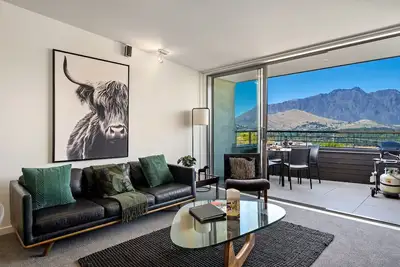 Image de Toru Alpine Retreat | Central Queenstown | Garage Parking