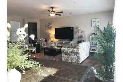 Image de Brand New Home Close to Sequoia \/w Tub & Games