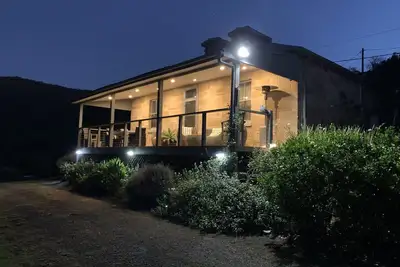 Image de Historic Georgian Stone Built Cottage