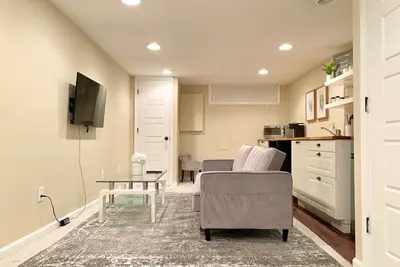 Image de Private one bedroom studio near Patterson Park and John Hopkins