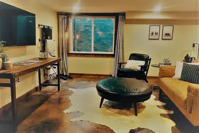 Image de Luxury Cellar Apartment with Private Patio and Hot Tub