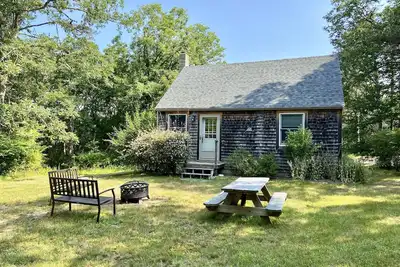 Private cottage nestled in center of the Vineyard