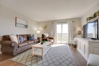 Branson Condo w/ Balcony, Strip & Mountain Views!