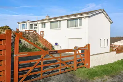 Image de Windy Ridge, family friendly, with open fire in Trearddur Bay