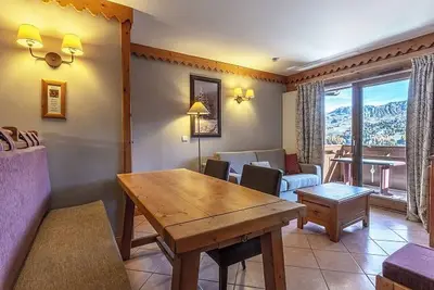 Image de Appartement charmant avec balcon, piscine & parking Ă Plagne Aime 2000