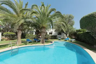 Image de Nice holiday home with private pool, close to the beach