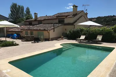 Rural house ideal for families or groups of friends, with pool and barbecue