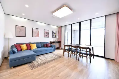 Image de A nostalgic mansion that looks like something out  - Bruce House / Izumisano Ōsaka